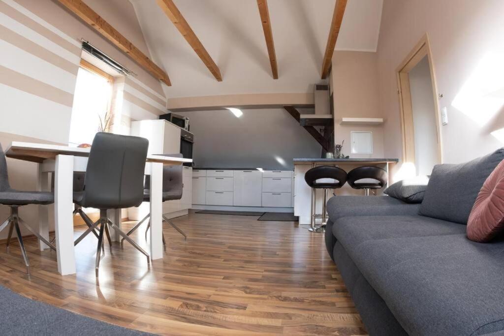 Moderne, Gemuetliche Dg-Wohnung In Ruhiger Lage 纽保沃姆瓦尔德 外观 照片